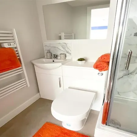 Fantastic En-suite In Bradford With Shared Kitchen Access Apartment *